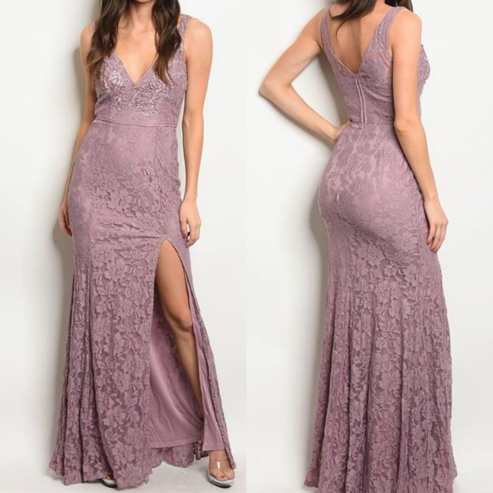 OLIVIA FLORAL LACE SLIT MAXI DRESS in mauve